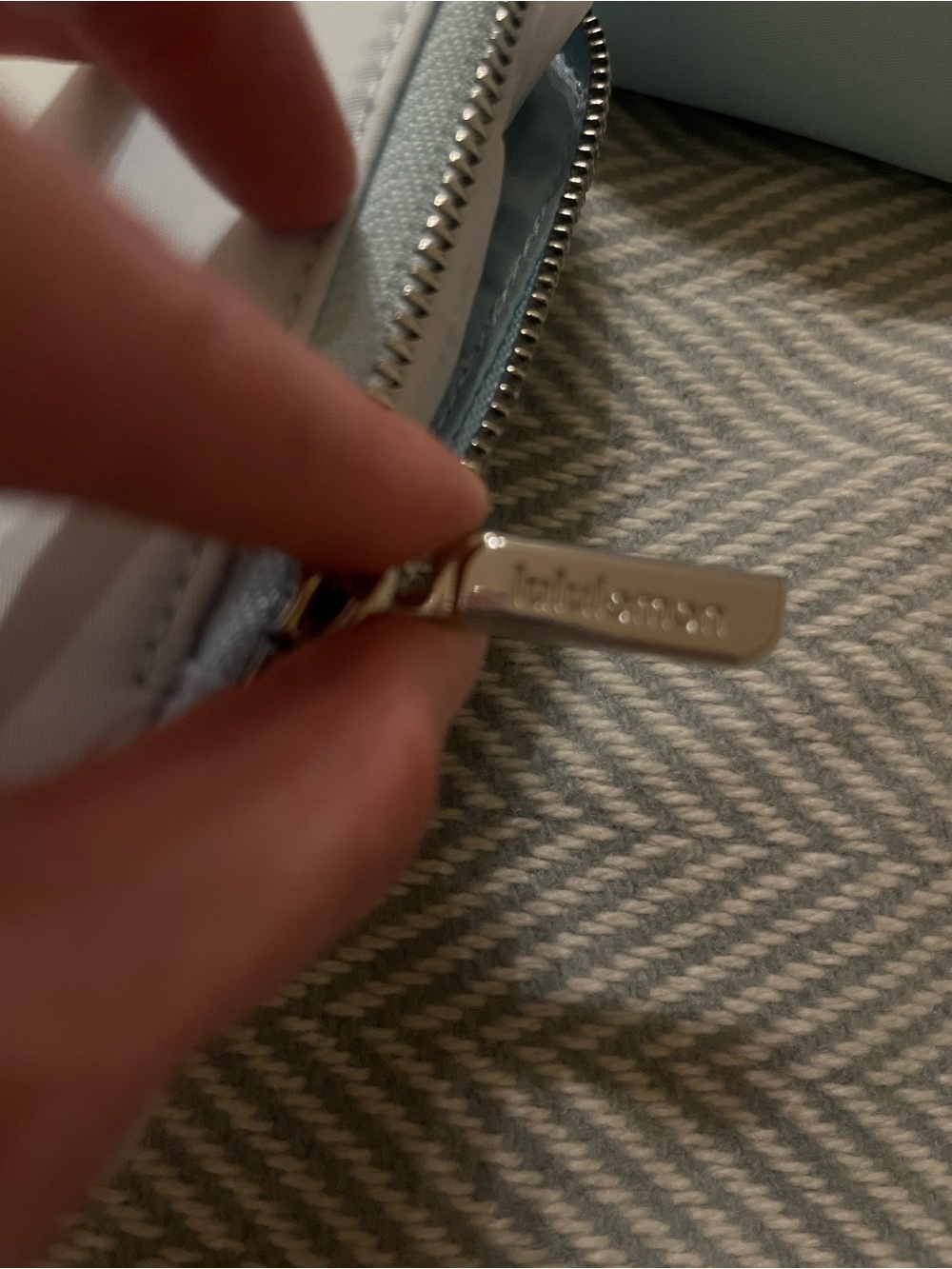 NWT: $58 LULULEMON Dual Pouch Wristlet — Foam Cloud, Light Ivory, Silver - Picture 7 of 9